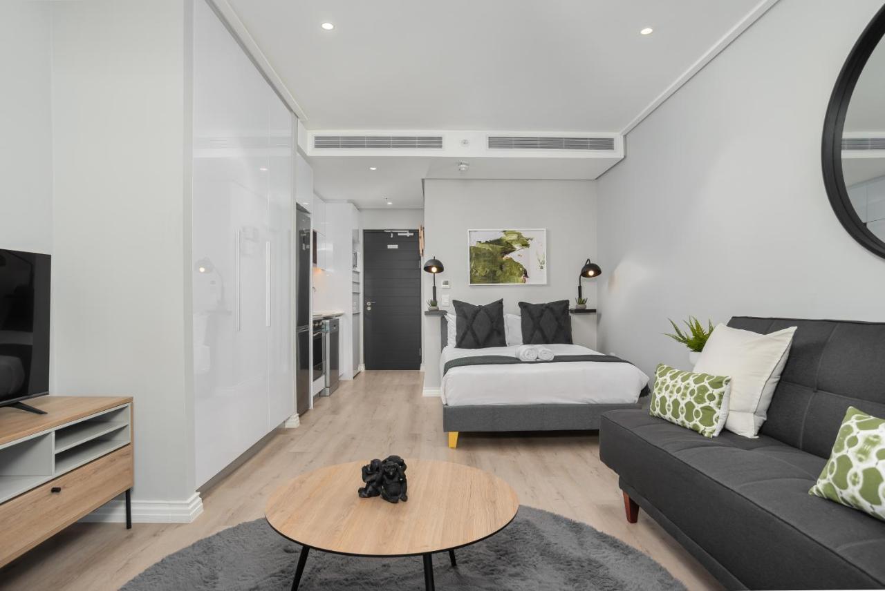 16 On Bree Luxury Apartment