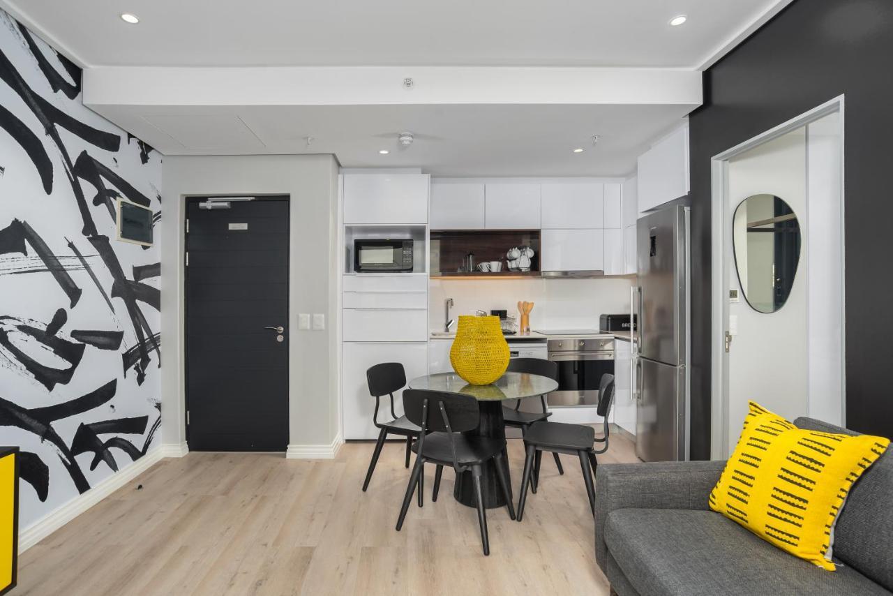 16 On Bree Luxury Apartment *