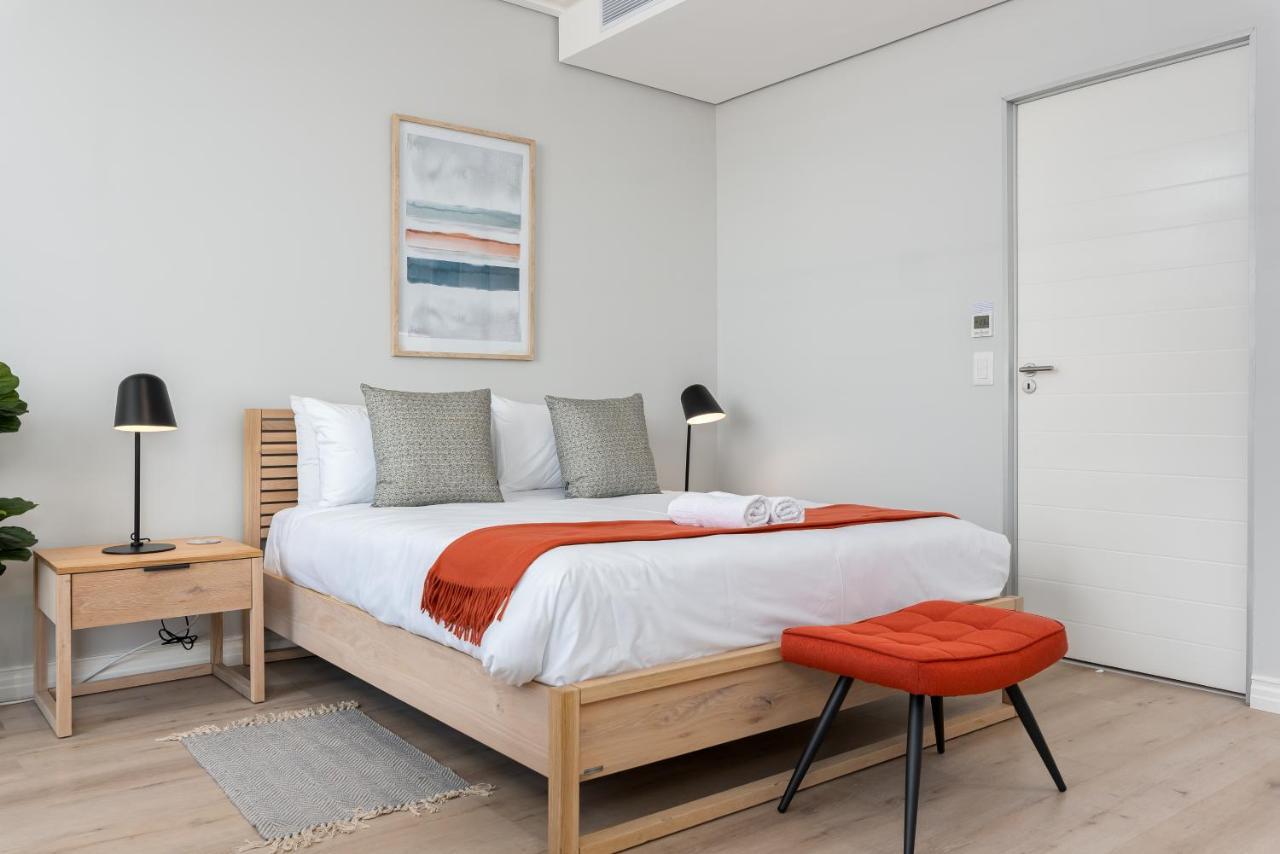 16 On Bree Luxury Apartment
