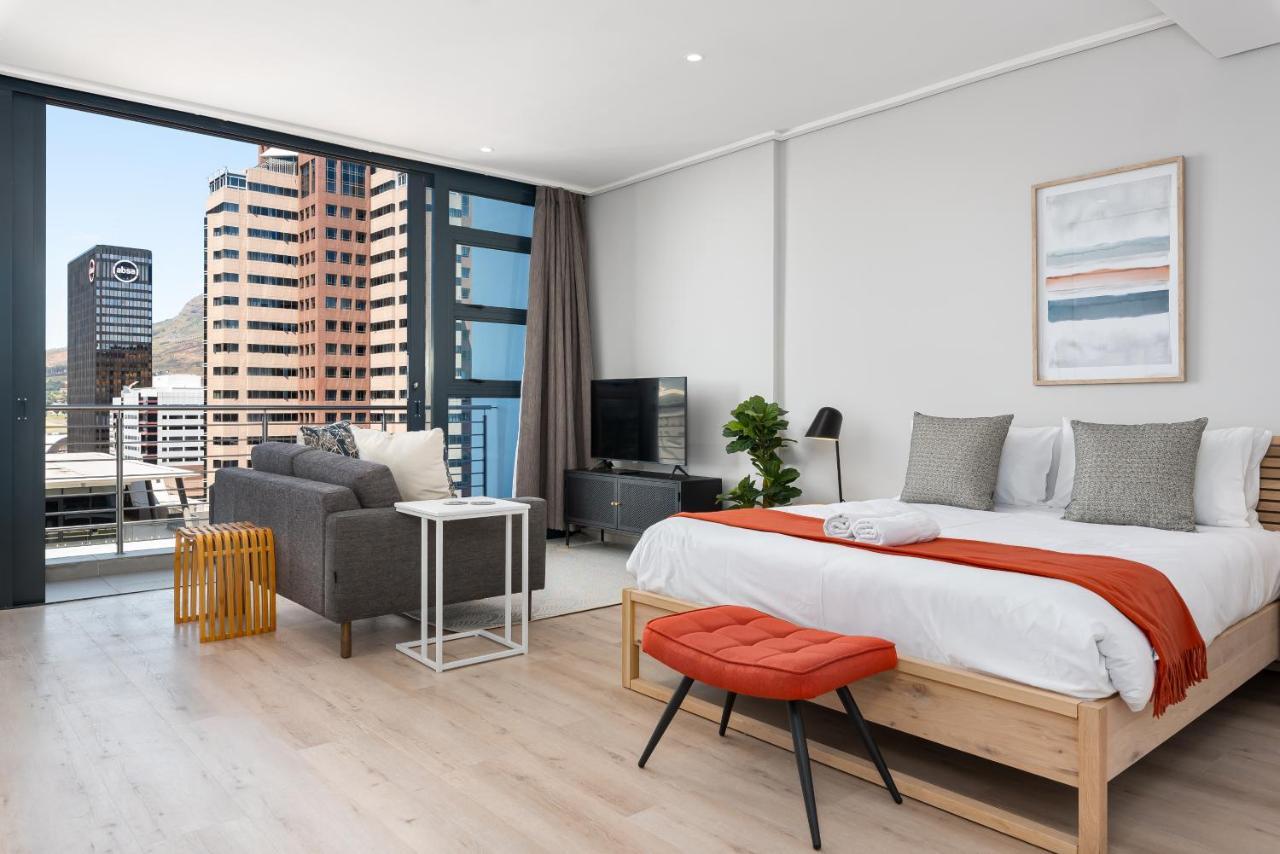 16 On Bree Luxury Apartment *