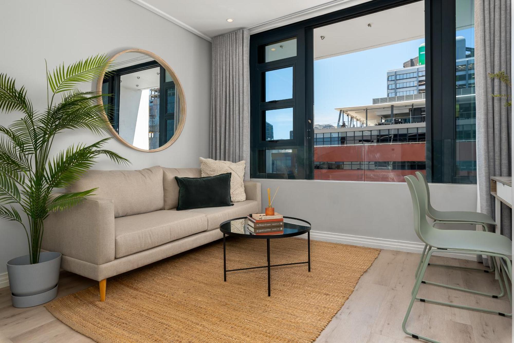 16 On Bree Luxury Apartment