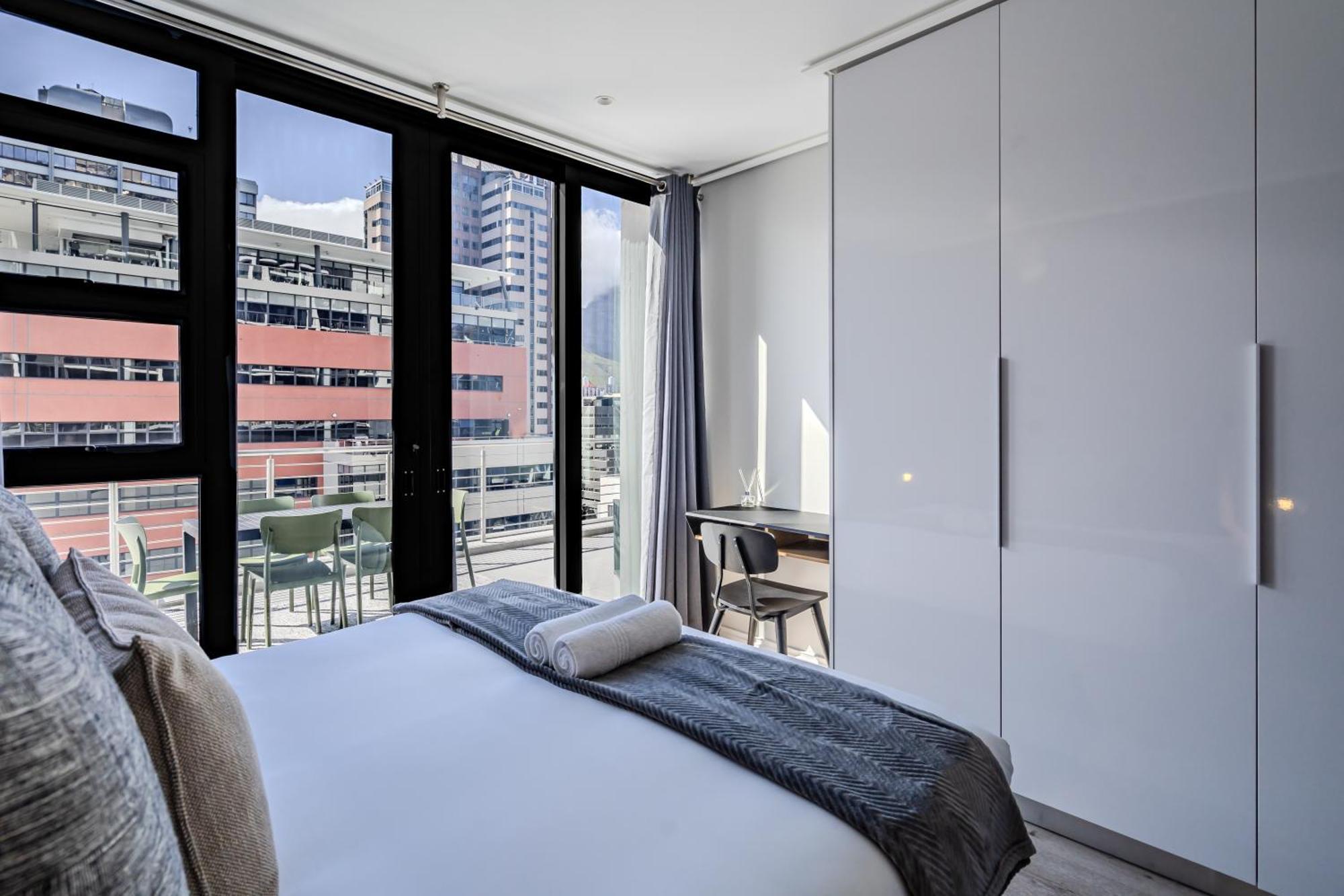 Apartment 16 On Bree Luxury *