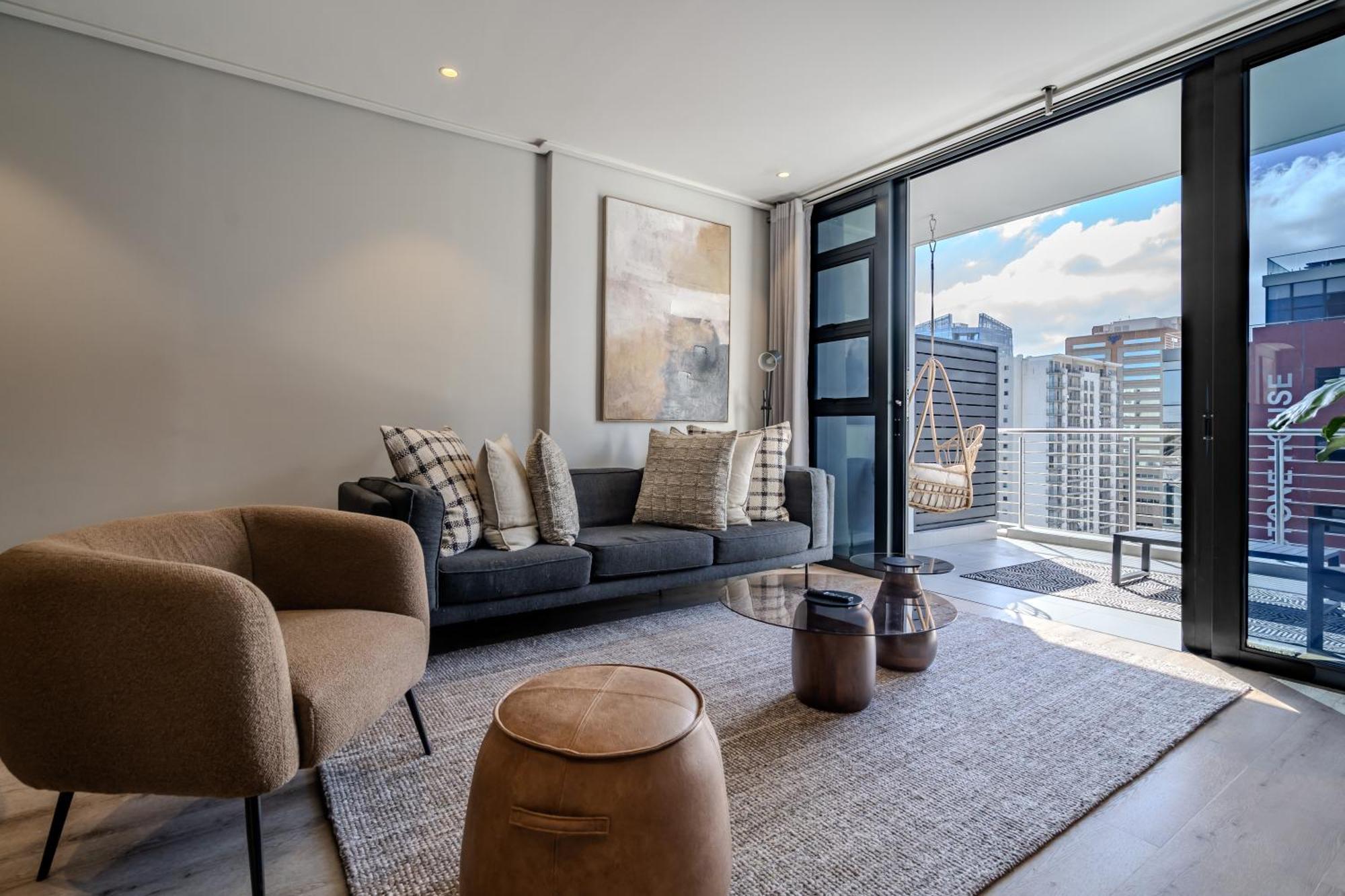 16 On Bree Luxury Apartment